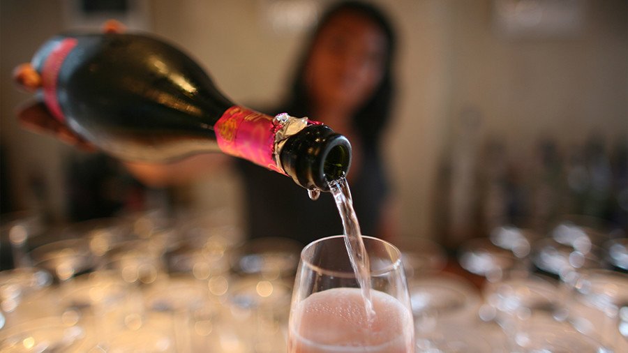 Bottoms up! Sri Lanka lets women buy booze at long last
