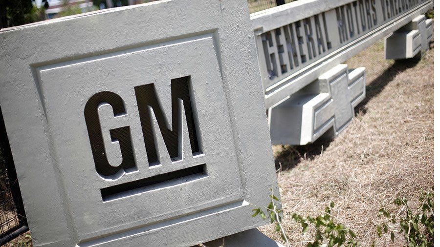 GM’s self-driving car challenges federal safety standards