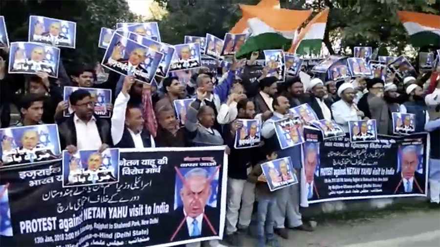 Protesters burn Netanyahu effigy in New Delhi ahead of ‘historic’ visit (VIDEO)