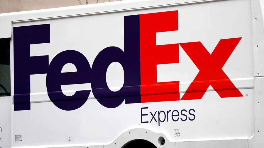 Meals on wheels: FedEx truck slams into hotel restaurant, injures 3 (PHOTOS)