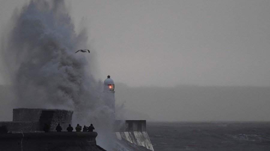  People & roofs blown away: At least 6 killed as storm hits northern Europe (PHOTOS, VIDEO)
