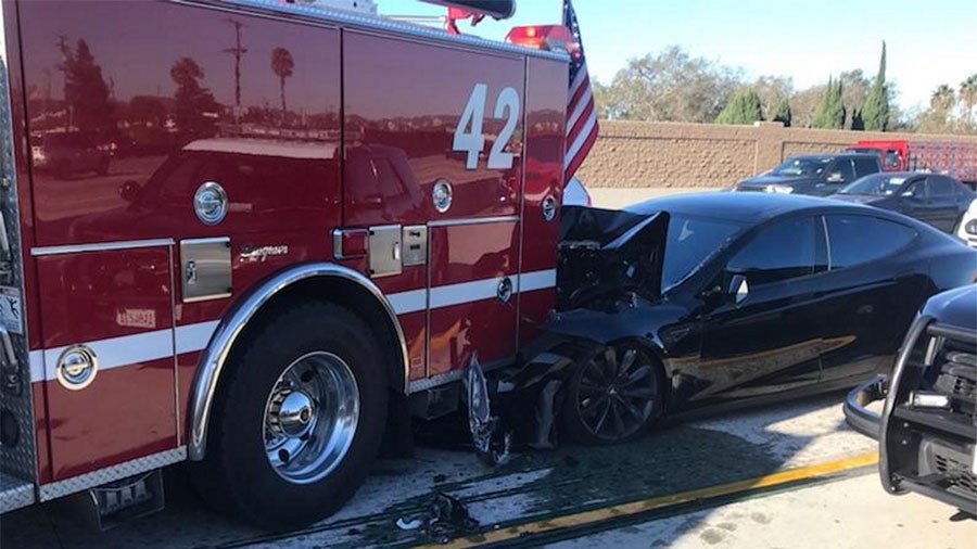 Whose fault? Tesla crashes into fire truck, driver blames autopilot (PHOTOS)