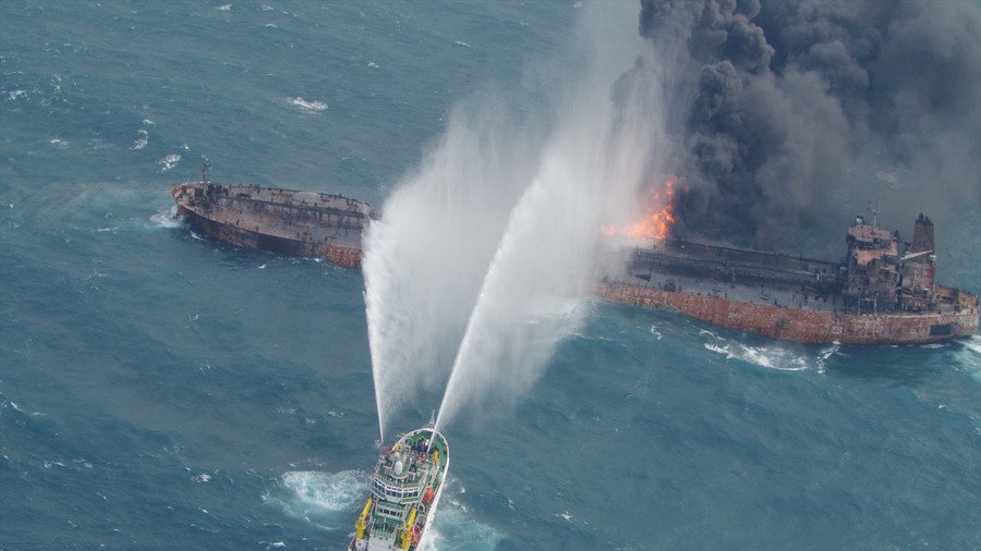 Toxic oil slick trebles in size as Chinese robots find gaping hole in sunken Iranian tanker