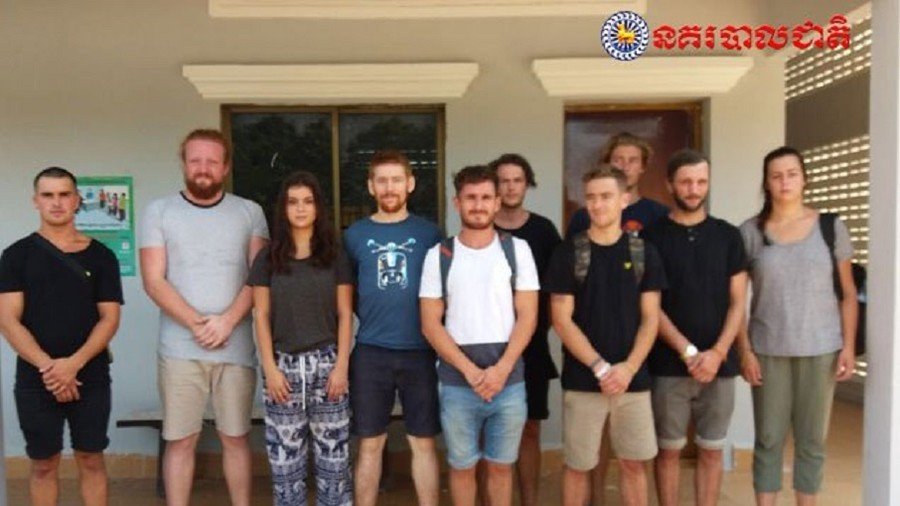 5 Britons charged over ‘pornographic dancing’ in Cambodia (GRAPHIC PHOTOS)