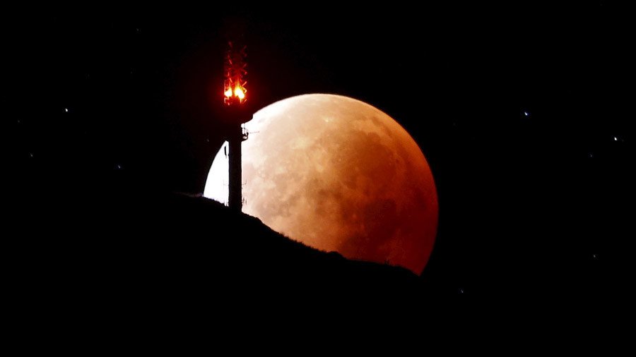 1st super blue blood moon eclipse in 150 years dazzles skygazers (PHOTOS, VIDEO)