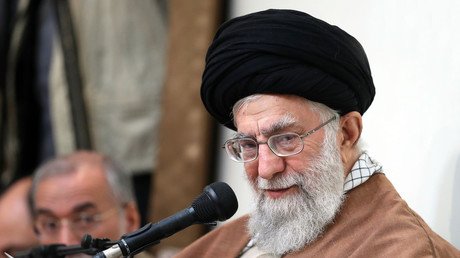 Iran slams ‘grotesque’ US meddling & calls for regime change through social media