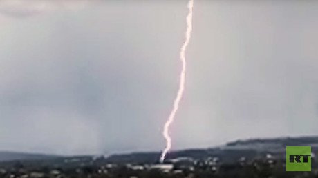 ‘Massive fireball’ lightning strike damages ancient Scottish castle (VIDEO, PHOTOS)