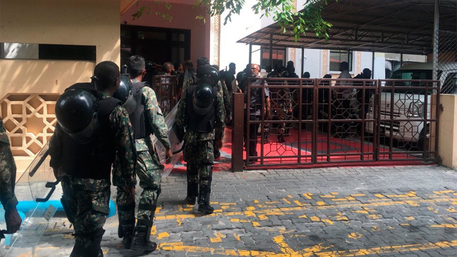 ‘Tantamount to a coup’: Maldives military surround government buildings – reports