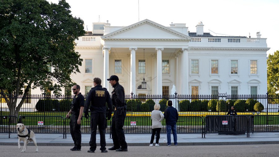 Secret Service responds to suspicious vehicle near White House staff building