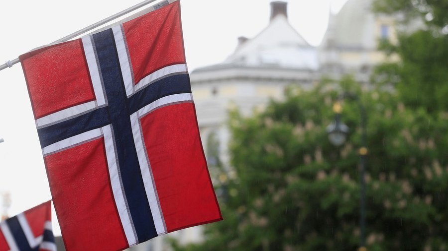 Seattle author mistakes Norwegian flag for Confederate flag, alerts local newspaper