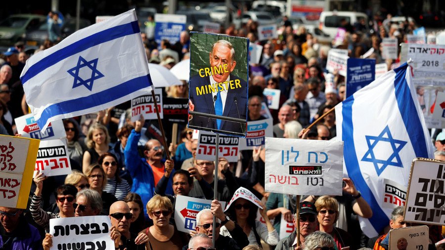 ‘Bibi go home!’ Israelis demand Netanyahu resignation over looming corruption charges (VIDEO)
