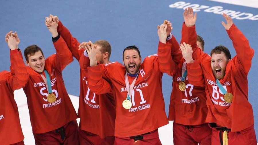 Triumphant Russian hockey team defies ban, sings national anthem after Olympic win (VIDEO)
