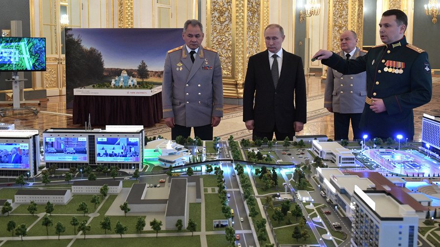 What’s wrong with this picture? Putin scrutinizes scale model and...