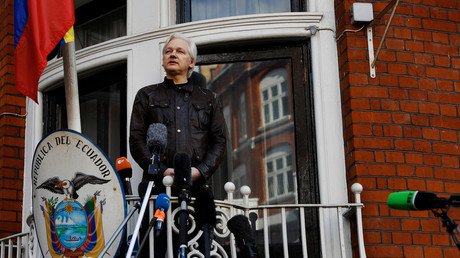 ‘Better a worm than a snake’: Assange bites back at Tory minister (VIDEO)