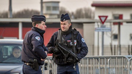 Shooting & hostage-taking at supermarket in south France, police op underway 