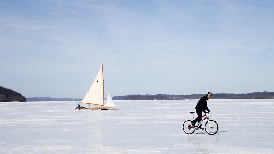 Watch the sea freeze as ‘Beast from the East’ batters the UK (VIDEO)