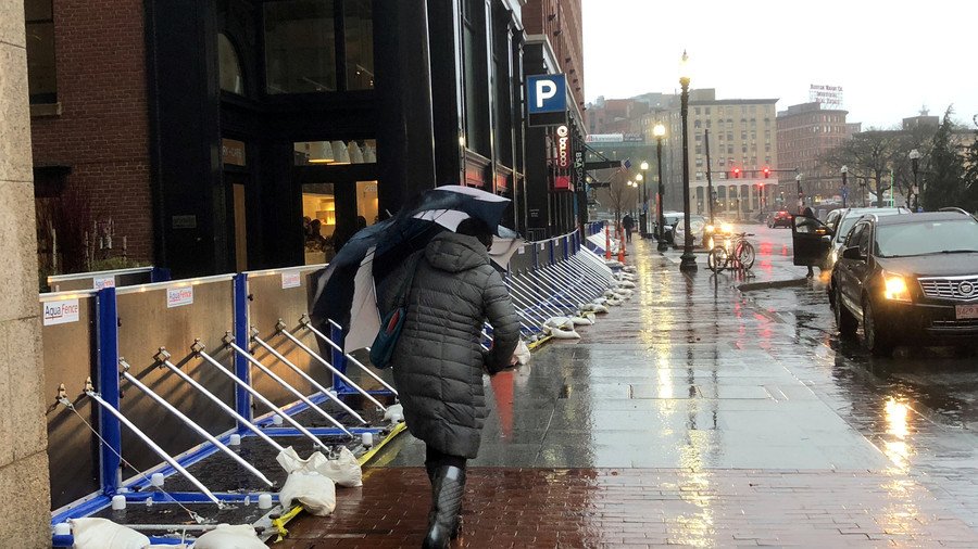 #Windmagedon grounds more than 2,000 flights as ‘life & death’ cyclone arrives