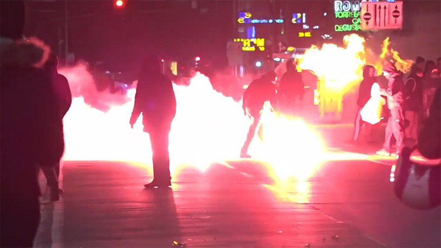 Antifa protesters set Genoa streets ablaze, face off with police (VIDEO)