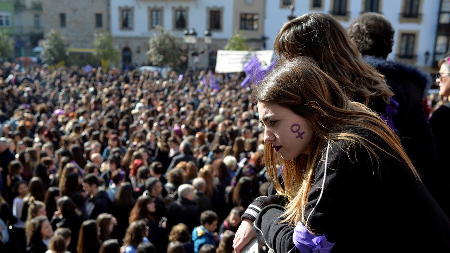 ‘Feminist strike’: International Women’s Day sees transport & work chaos in Spain (VIDEOS)