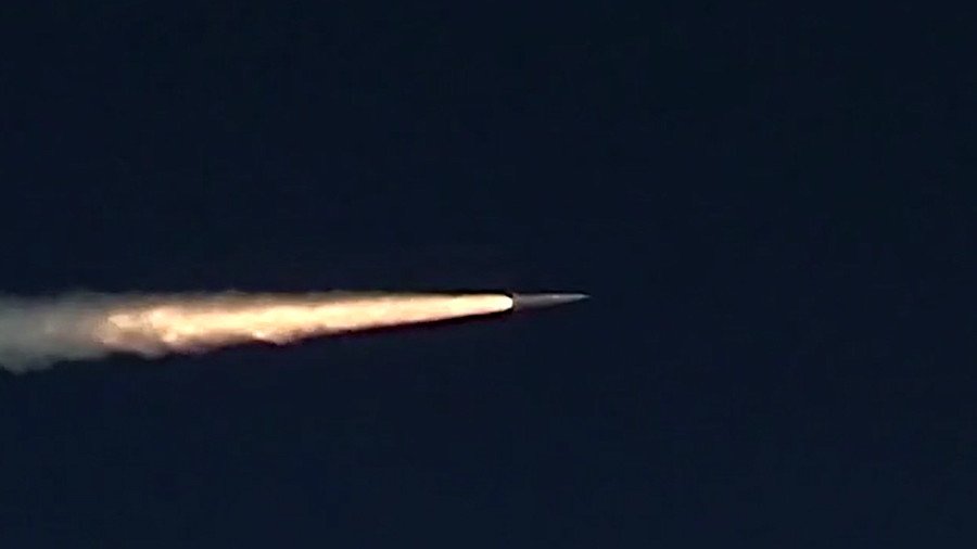 Russia’s new hypersonic missile put through military tests (VIDEO)