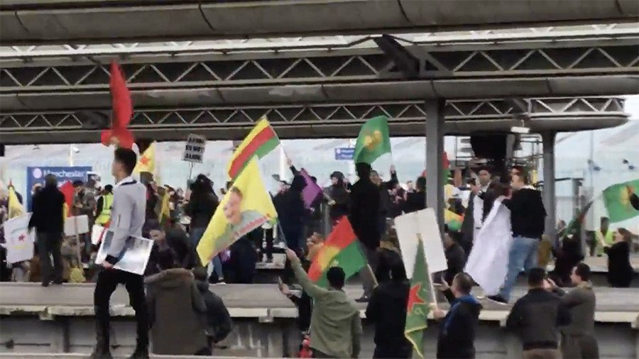 ‘Shame on Theresa May! Stop attacks on Afrin!’ UK, Germany rallies against Turkish offensive (VIDEO)