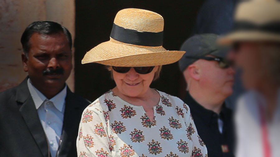 Hillary Clinton slips twice on stone steps during India visit (VIDEO)
