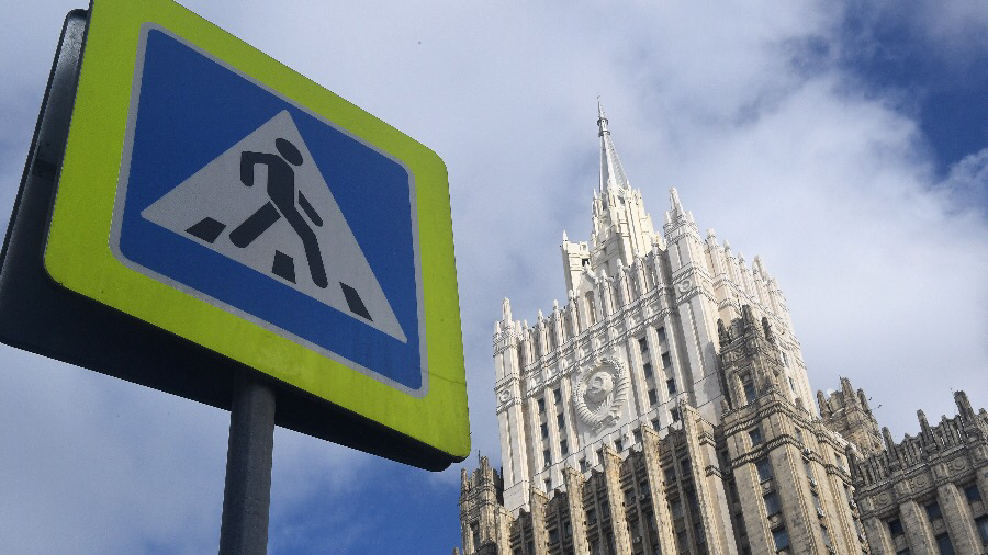 Moscow expels 23 UK diplomats & shuts British Council in response to ‘provocative moves’