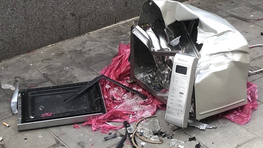 'Suspicious' microwave causes City of London lock-down, Twitter takes the p**s