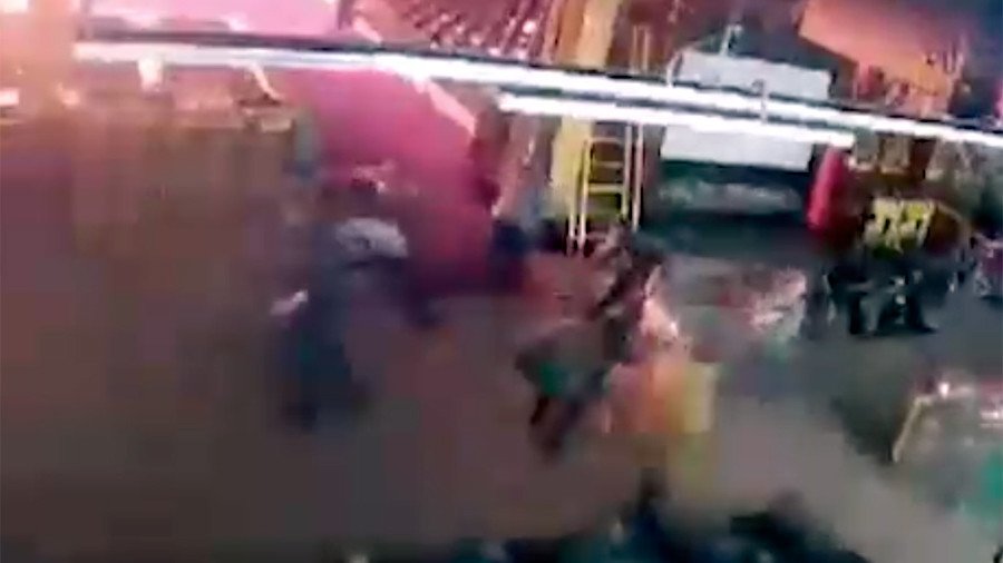 VIDEO of moment blaze begins at busy shopping mall in Russia’s Kemerovo