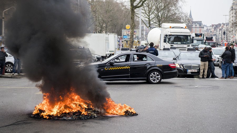 Uber backlash: Brussels taxi drivers bring EU capital to its knees (VIDEOS, PHOTOS)