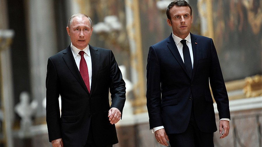 Putin & Macron will still meet despite diplomatic row over Salisbury case