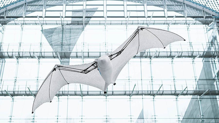 Bionic flying fox can glide, swoop & hang upside down all by itself (VIDEO)