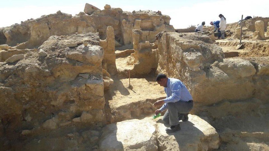 2,200yo Greco-Roman temple uncovered in Egyptian desert
