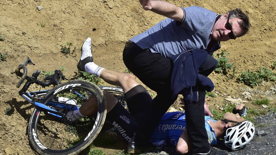 Tributes pour in to young Belgian cyclist who died during race (GRAPHIC IMAGES)