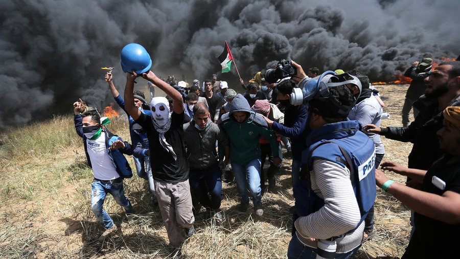 Palestinian rapper films music video at Gaza border, dedicates it to friend killed by IDF (VIDEO)