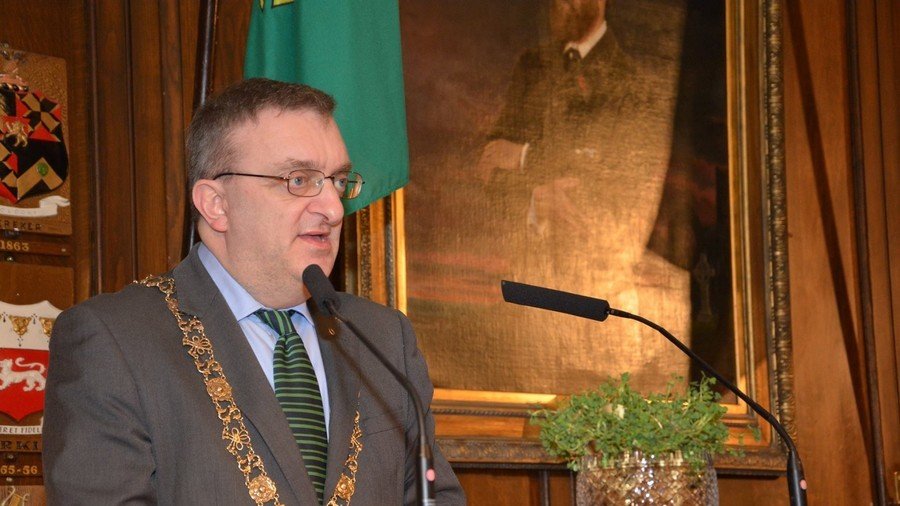 ‘I’m in Ramallah’: Israel bans Irish mayor over BDS, learns on Twitter he’s in Palestine