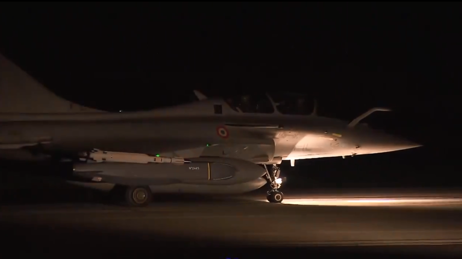 Paris releases VIDEO of military planes taking off to bomb Syria