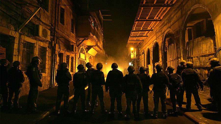 Israeli police use stun grenades against ultra-Orthodox rioters in Jerusalem