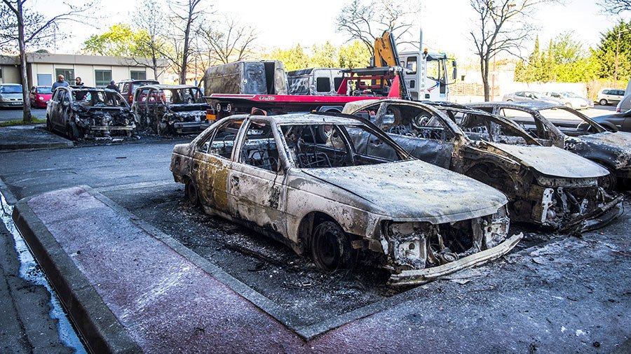 Toulouse riots: Police attacked as woman arrested for refusing to remove Islamic face veil