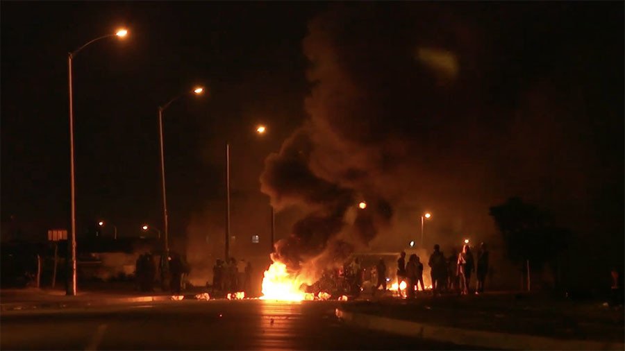 ‘The city won’t give us land, so we’re taking it’: Police & protesters clash in Cape Town (VIDEO)