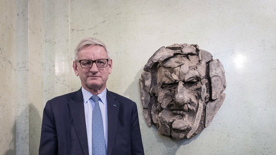 ‘Looks like a Norwegian troll’: Bust of former Swedish PM mocked mercilessly