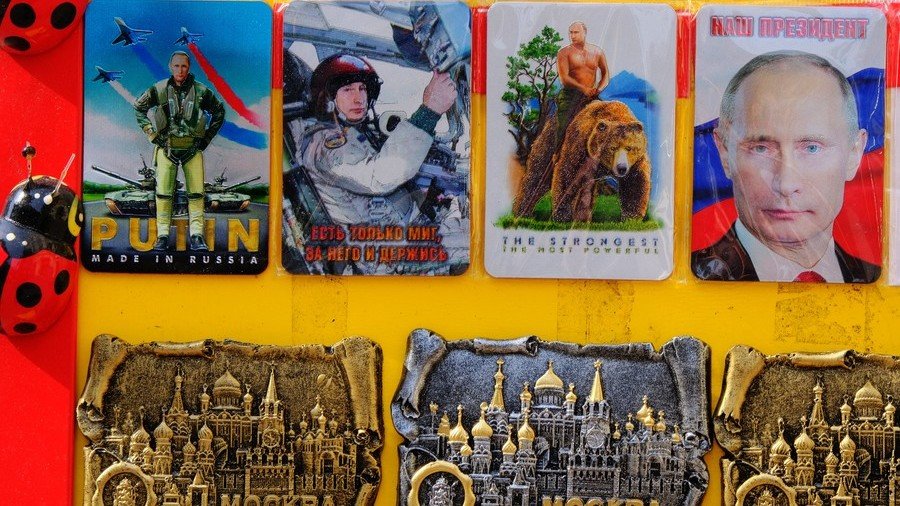 Putin tops popularity rating with almost 50 percent support, latest poll shows