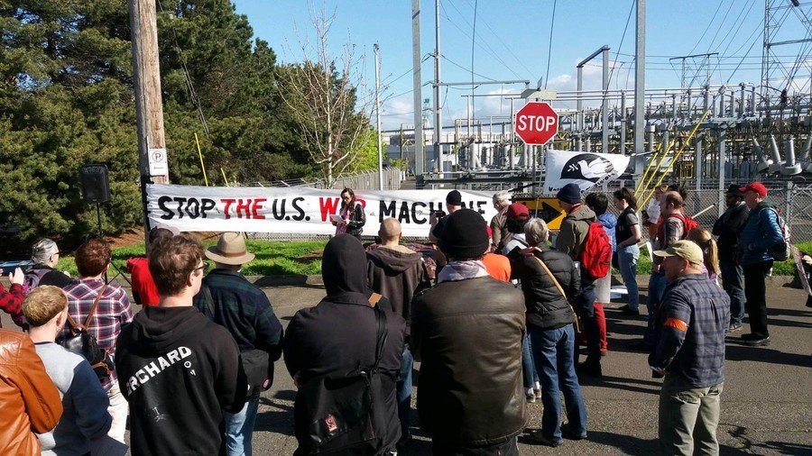 ‘Stop US war machine!’ Activists try to obstruct USS Portland commissioning (VIDEO)