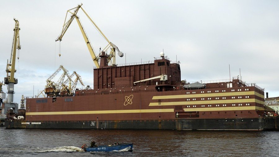 Media meltdown as Russia’s first floating nuclear power goes on fueling trip (PHOTOS)