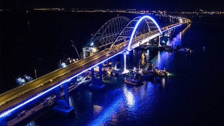 Illumination of Crimean Bridge arch dazzles night sky (PHOTOS, VIDEO)