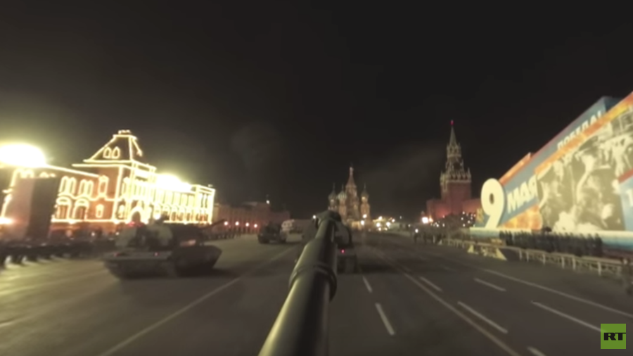 Ride the Msta-S howitzer through Red Square in RT 360’s V-day parade rehearsal VIDEO