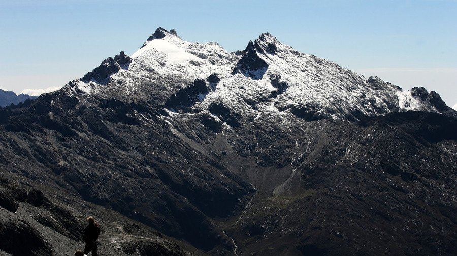 Venezuelans shocked by May whiteout as snow falls on Andes (PHOTOS)