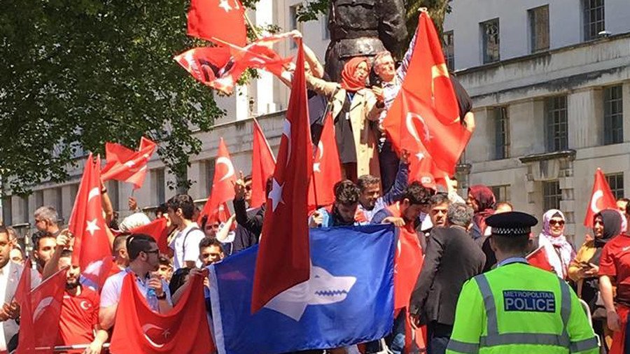 Ultra-nationalist Turkish group Grey Wolves present at pro-Erdogan London rally