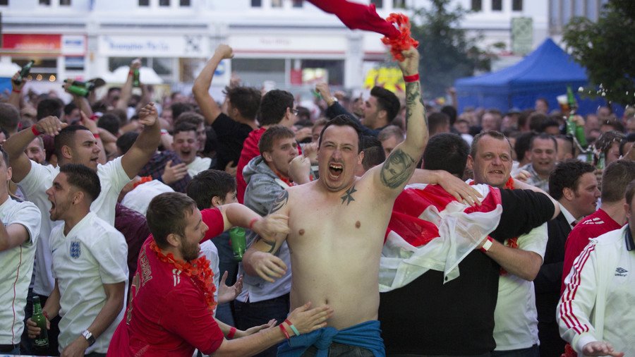 England World Cup flag warning: Russian fans call police statement ‘ridiculous’ (VIDEO)