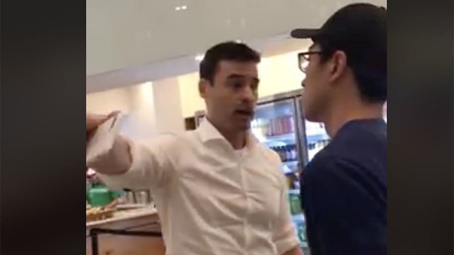 ‘My next call is to ICE’: US man freaks on Spanish speakers in restaurant (VIDEO)